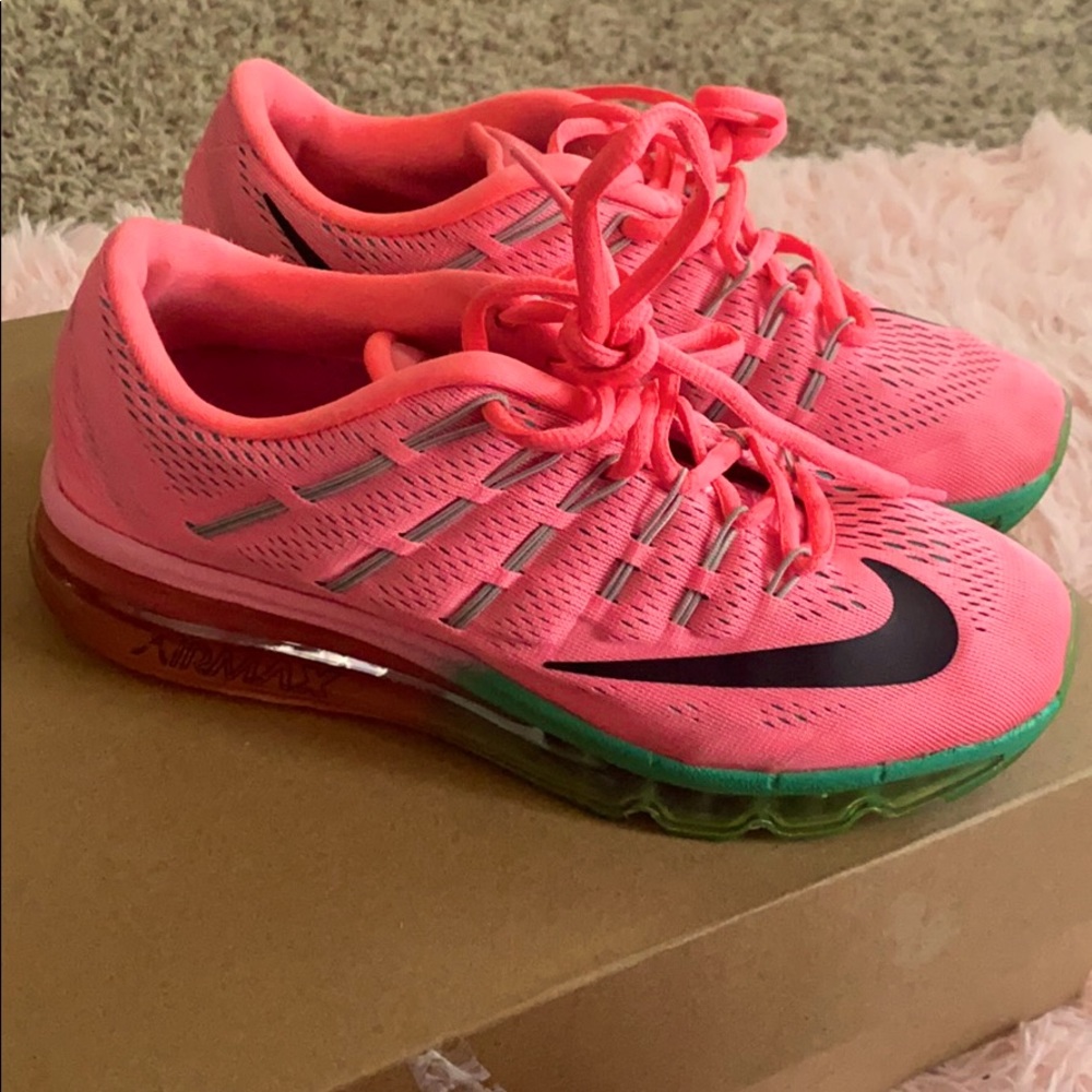 Women Nike Sneaker